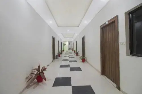 Itsy Hotels Anjali Mahal, 500 Mtrs From Mathura Railway Station