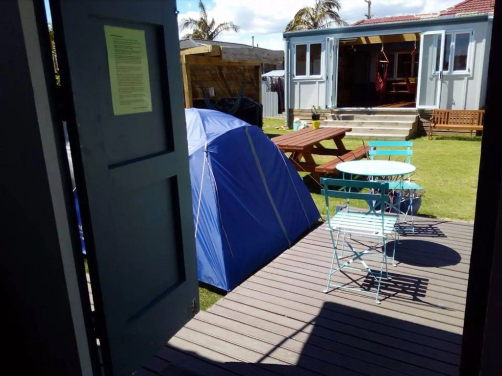 Apple Tree Backpackers