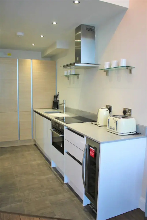 One Bed Penthouse Apartment in City Road