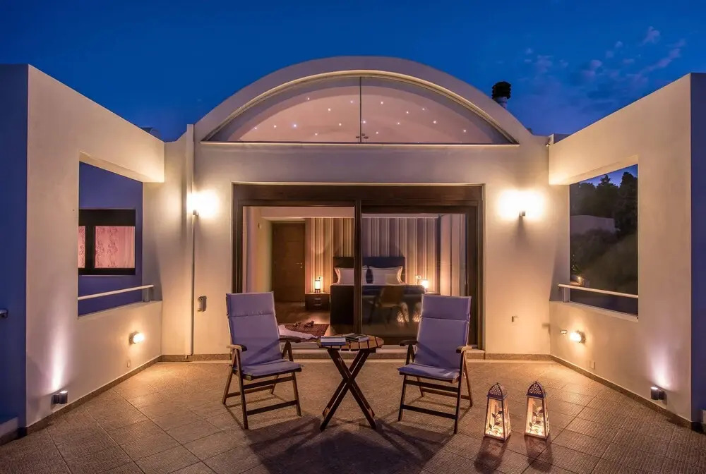 Stylish Landscaped Villa With Private Pool and Childrens Games 700m to Beach 1km to Restaurant