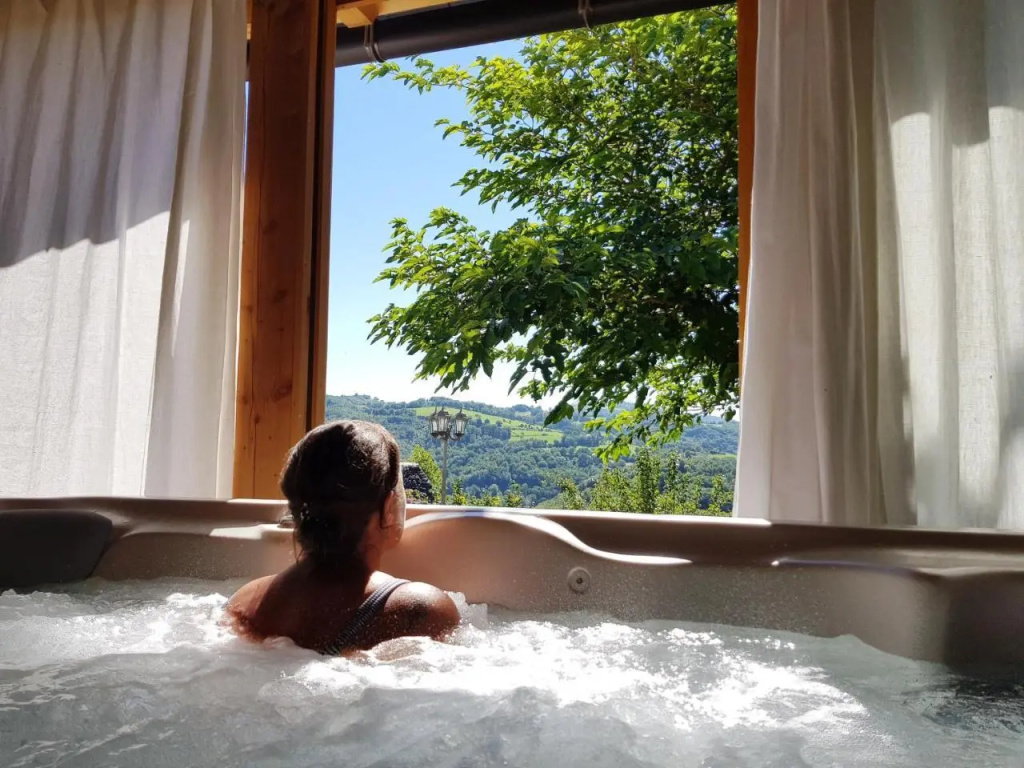 Les Hôtes du Lac, Chambres et tables dhôtes