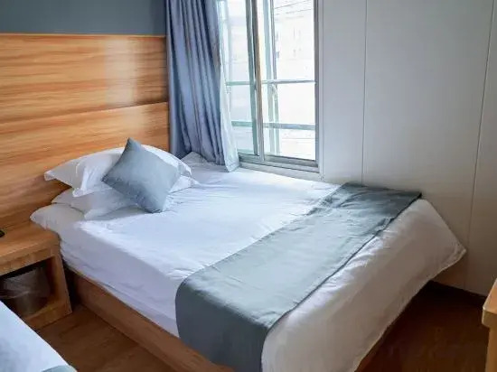 Yike qingshe Hotel (Shanghai Chest Hospital Hongqiao Road Subway Station Branch)