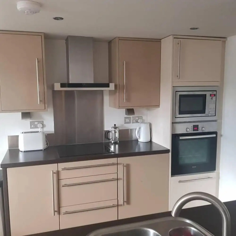 Comfy 1-bed Apartment in Huddersfield