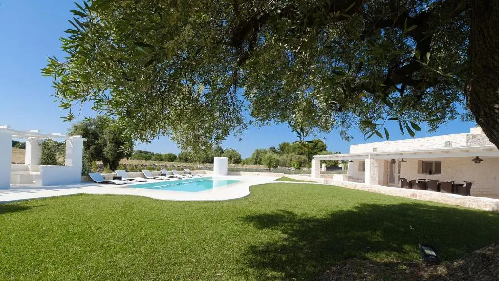 WHITE STONE HOUSE 6&1, Emma Villas