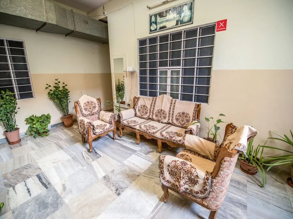 OYO 13790 Hotel Satya Regency