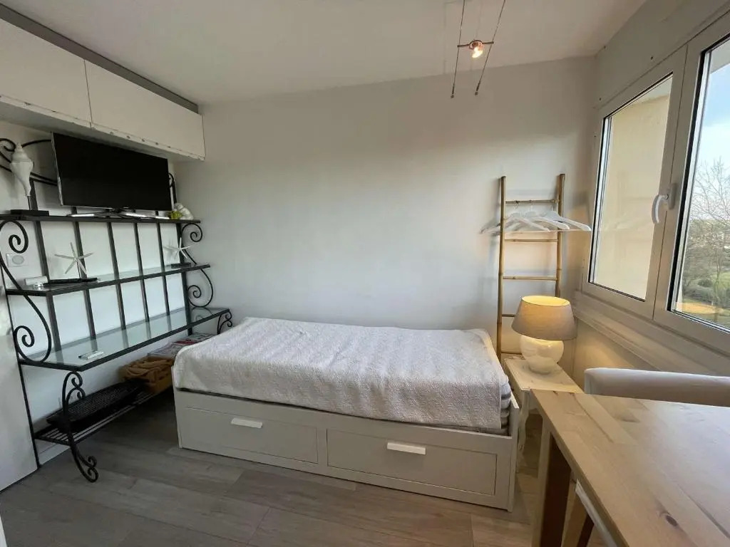 Appartement Saint-Jean-de-Monts, 1 pièce, 2 personnes - FR-1-224C-28