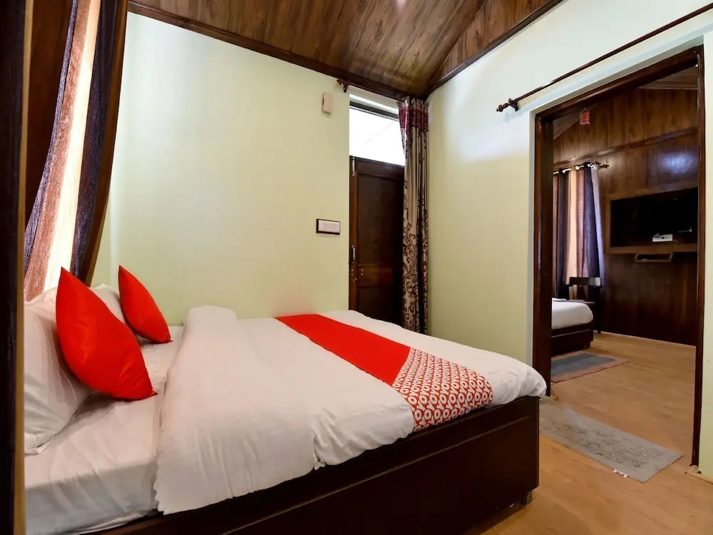 OYO 13348 Home Exotic 2BHK Naggar Road