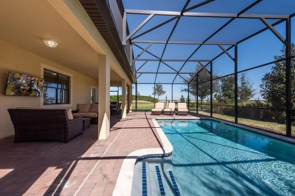 1401 Moonvalley Drive