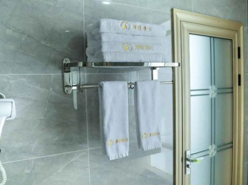 Yangjiang Yujing Hotel (Xinda City Times Square Branch)