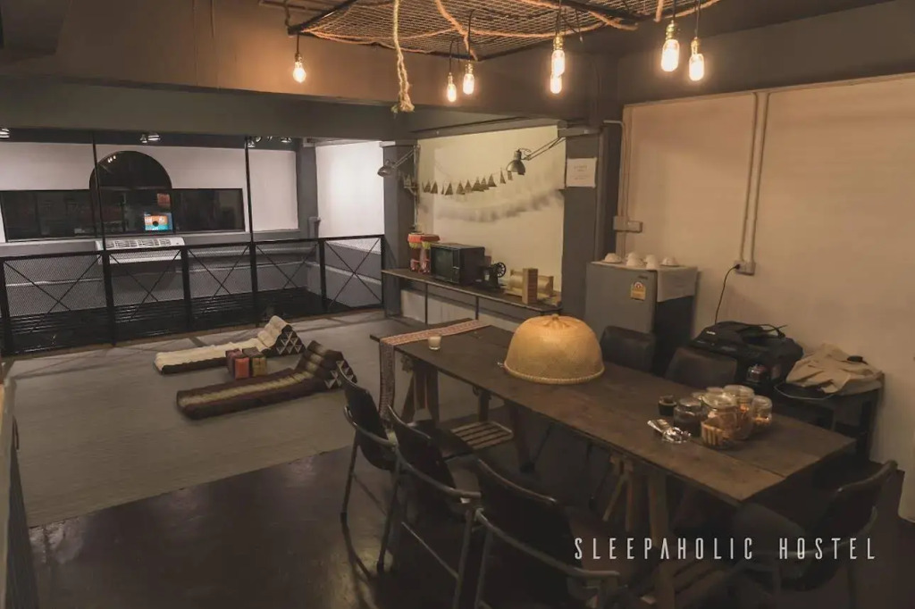 Sleepaholic Hostel