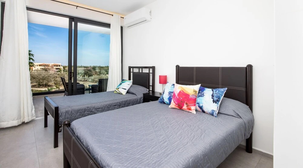 Condo Aria Ocean 411 by Kivoya