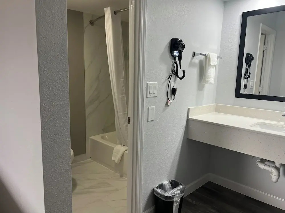 Studio 6 Tulsa OK Central