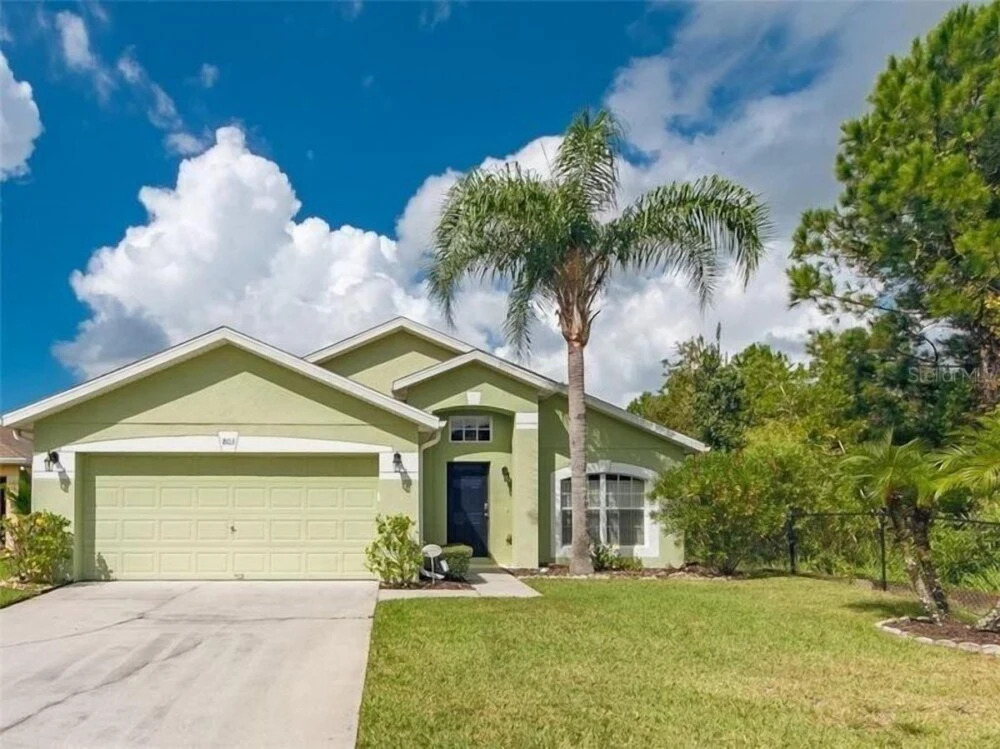 Westerly facing private pool and spa home over looking nature conservation area - 520