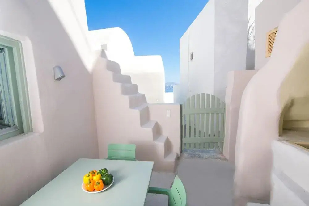 Morfi Cave House