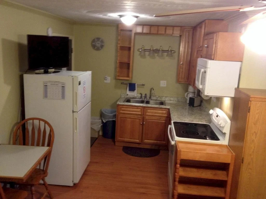 Lakeview Motel & Apartments