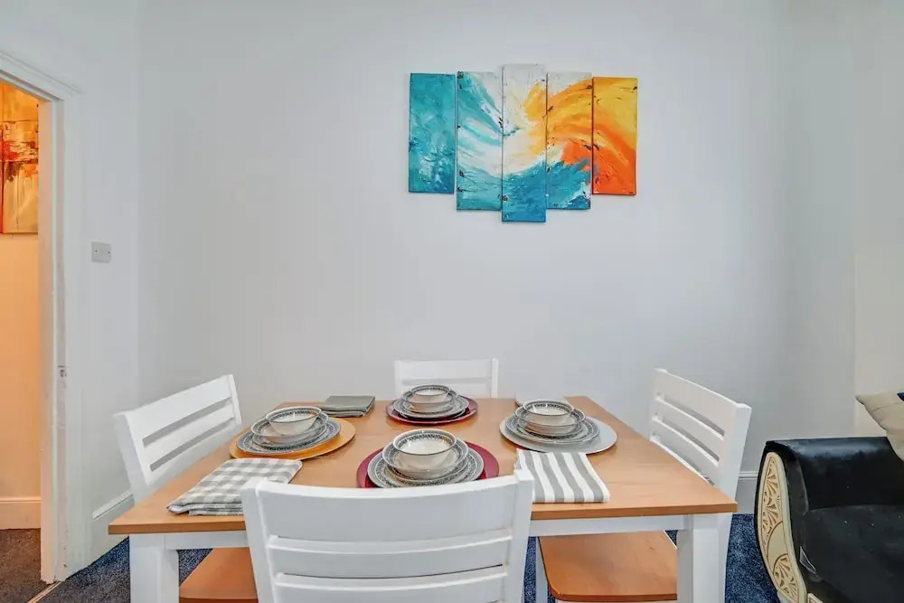 Sleeps 4 - Near Tottenham Stadium w Free Parking