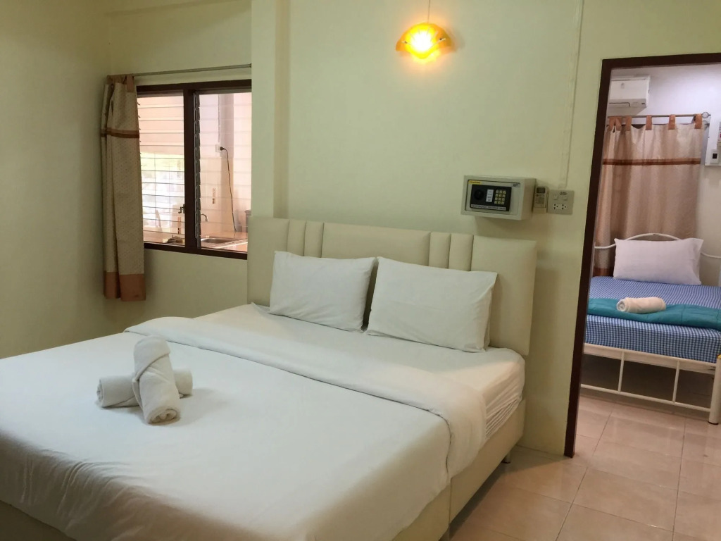 Baan Taweesuk Guest House