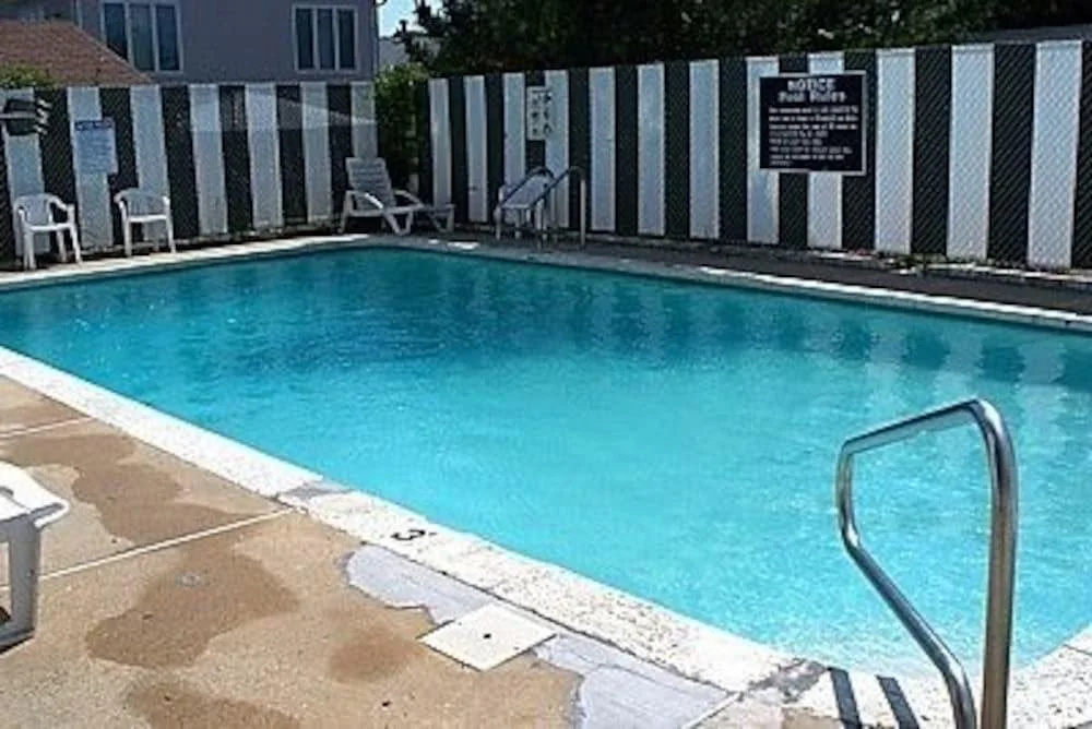 Aquarius Arms Motel