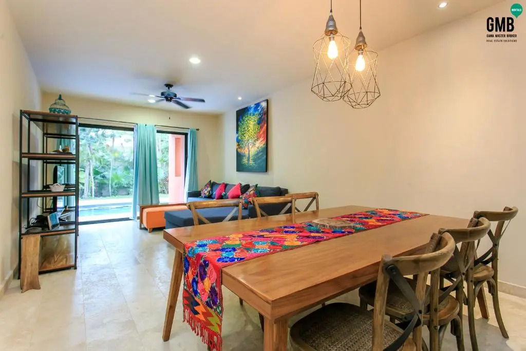 Swim Up Apartment P003