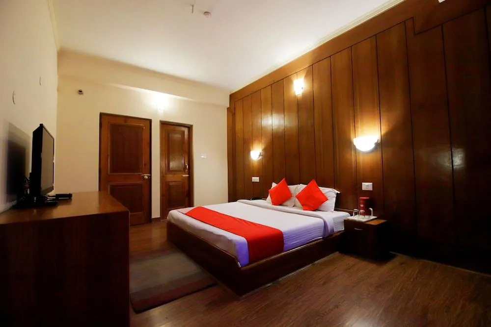 OYO 4838 Hotel The Valerian