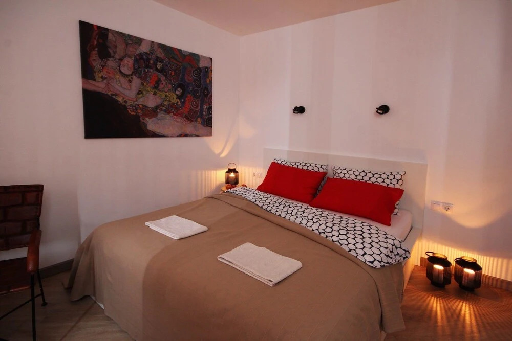 CoHome Stylish Apartment