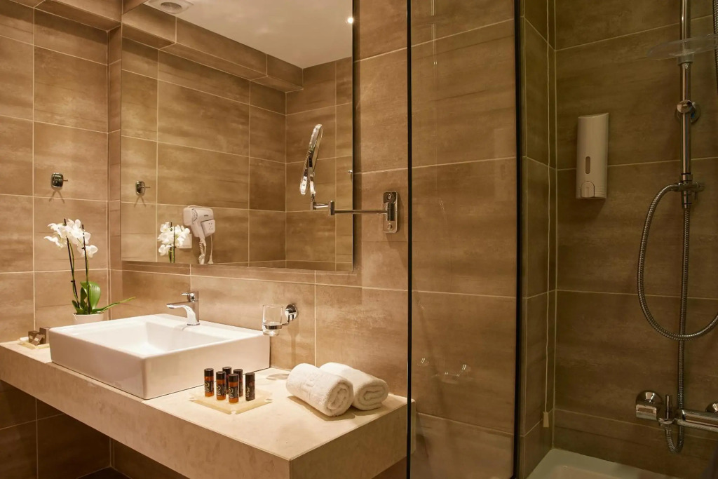 Delfinia Hotel