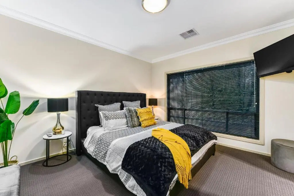 Accommodation on Lansell 2