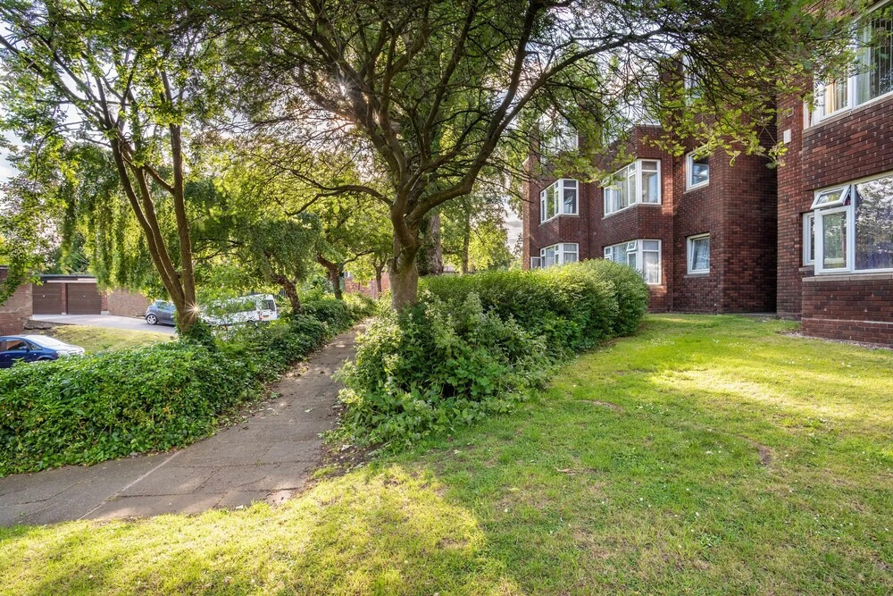 Entire Apartment, Fast Wifi, Free Parking, Free Prime Video & Netflix