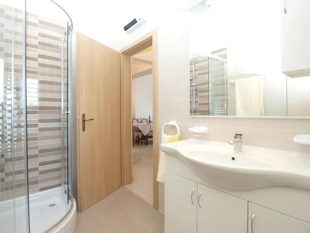 Apartment 1611