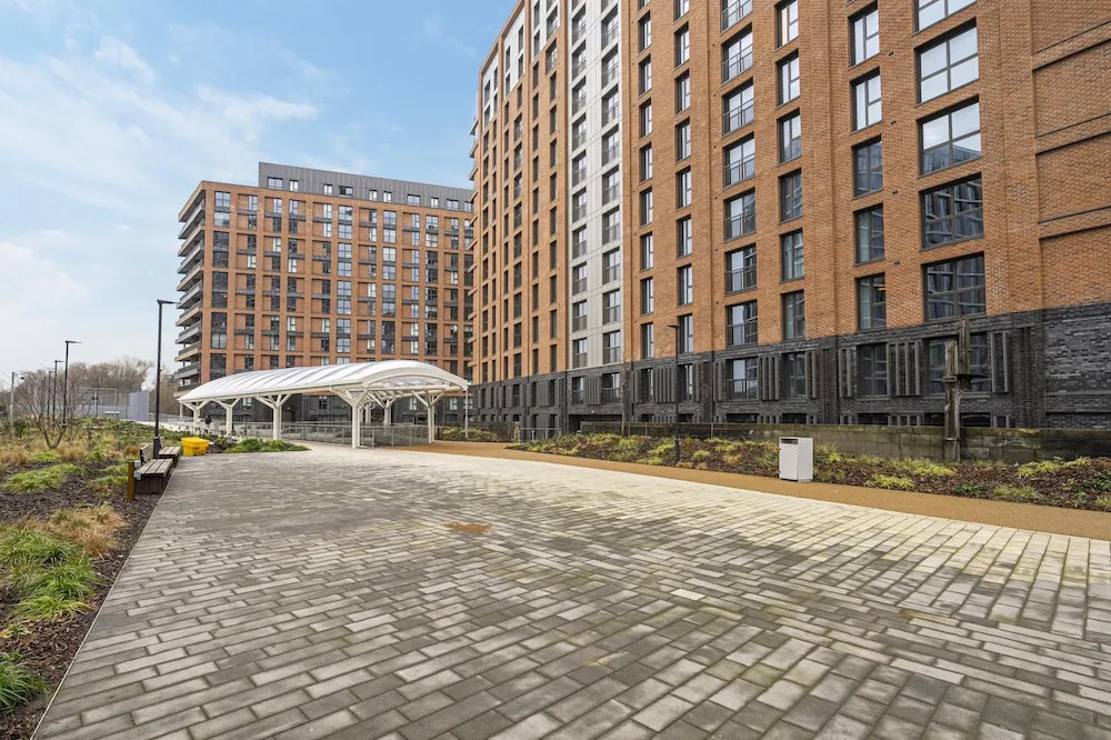 Two Bedroom Waterside Flat