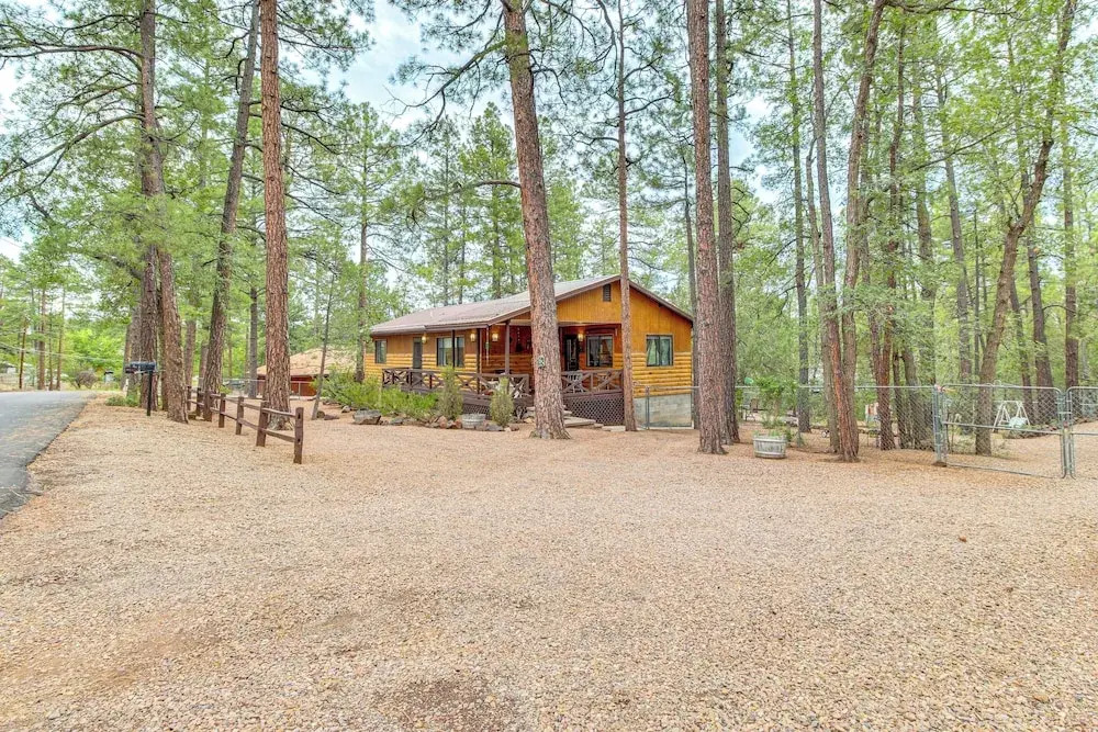 10 Mi to Show Low: Pinetop-lakeside Family Cabin!
