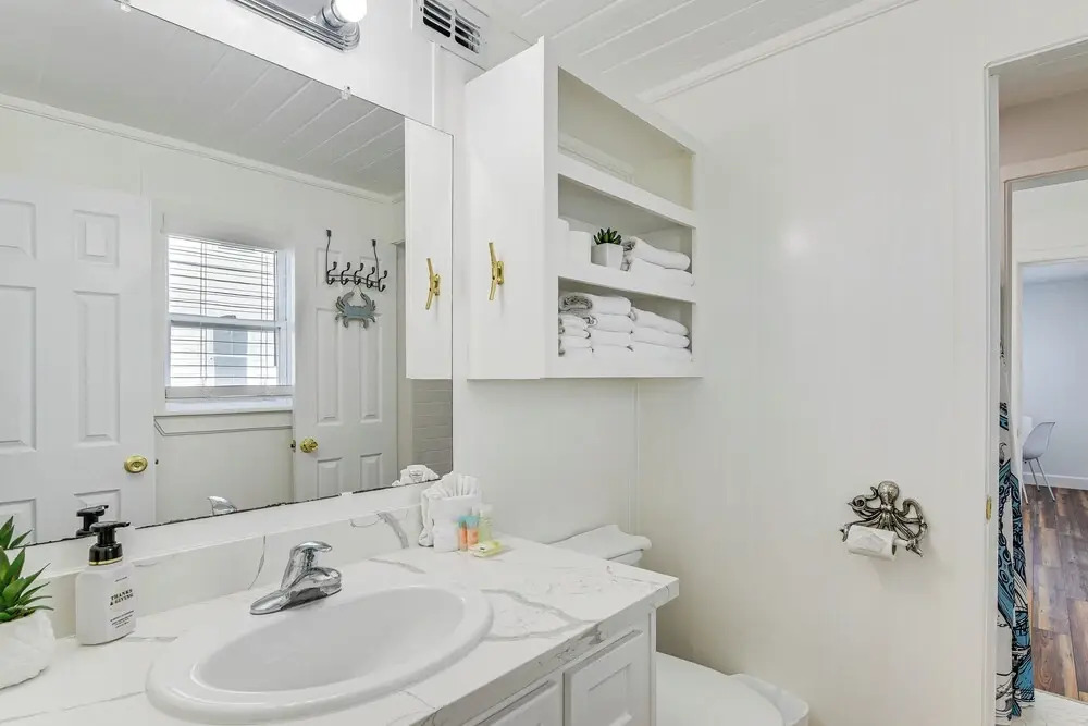 Enjoy the View, Walk to Beach! Galveston Hideaway