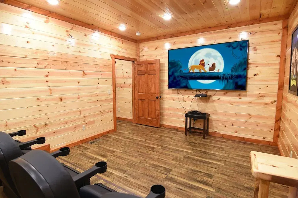 SmokyStays Indoor Heated Pool Cabin