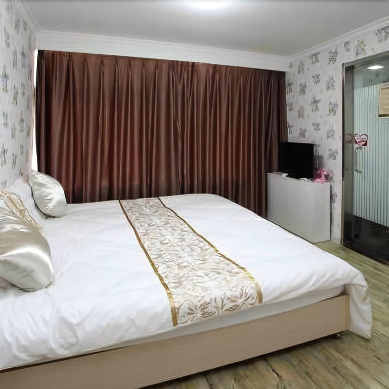 Rujia Tianqiao Business Hotel