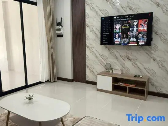 O Pha Suk House (LeeGardens Plaza Hatyai) 5 mins