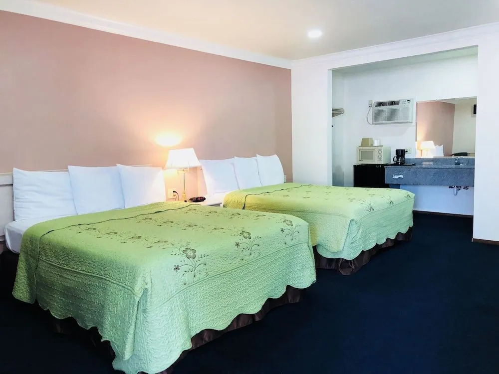 The Woodrose- NEWLY RENOVATED