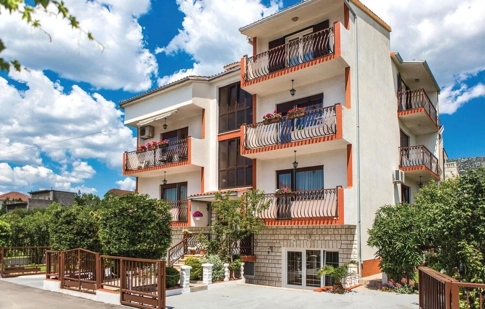 Beautiful Home in Kastel Kambelovac With Wifi and 1 Bedrooms
