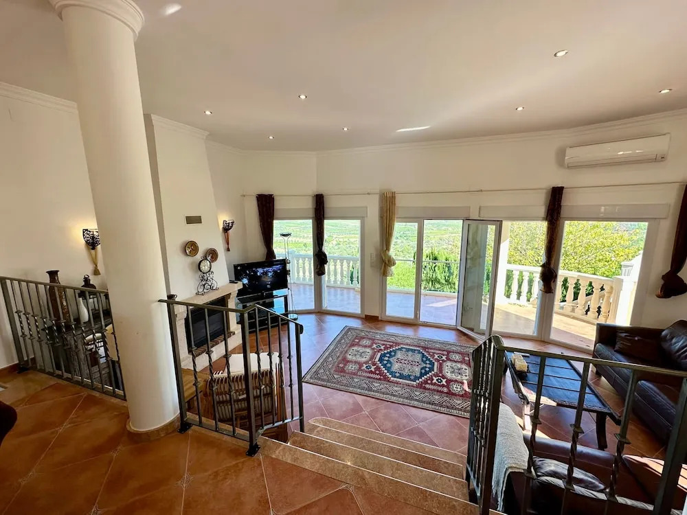 Casa Luna - Three Bedroom Villa with Stunning View