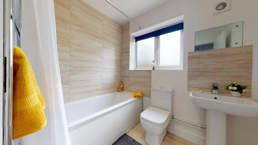 Private Spacious 2 Bedroom, 2 Bathroom & 2 Parking by Srk Accommodation