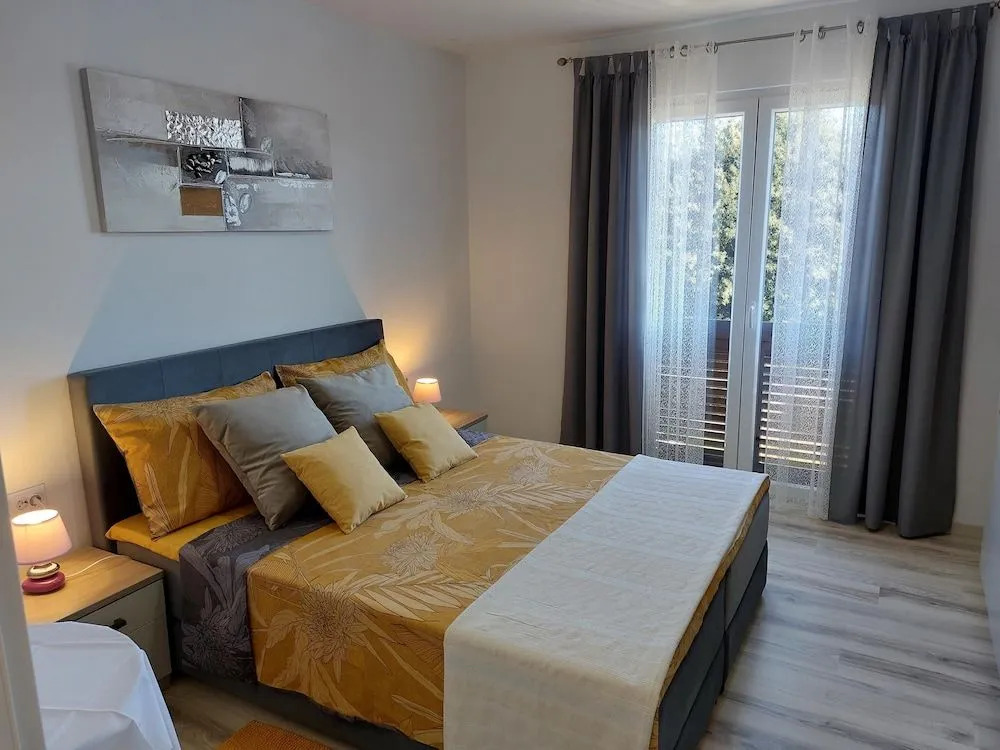 Room Violeta