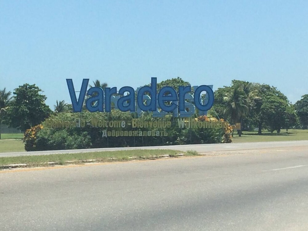 Casa Onna - Downtown Varadero, Short Walk to Beach