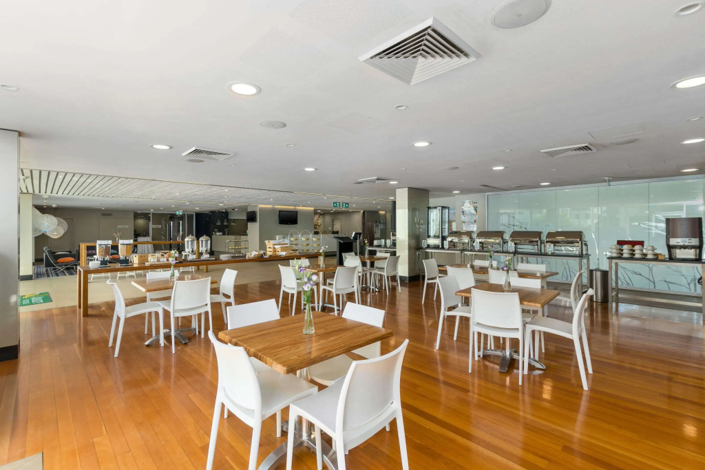 Quality Suites Pioneer Sands