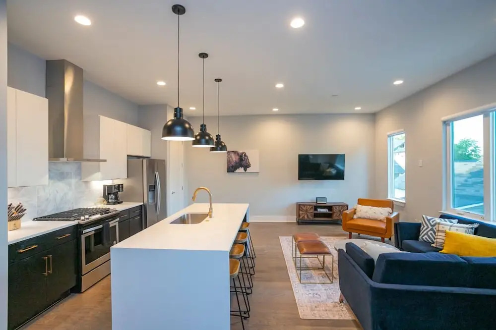 Franklin by Avantstay Trendy Townhouse in Great Location w/ Private Roof Top Patio