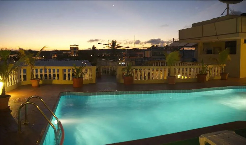 Hotel Red Booby