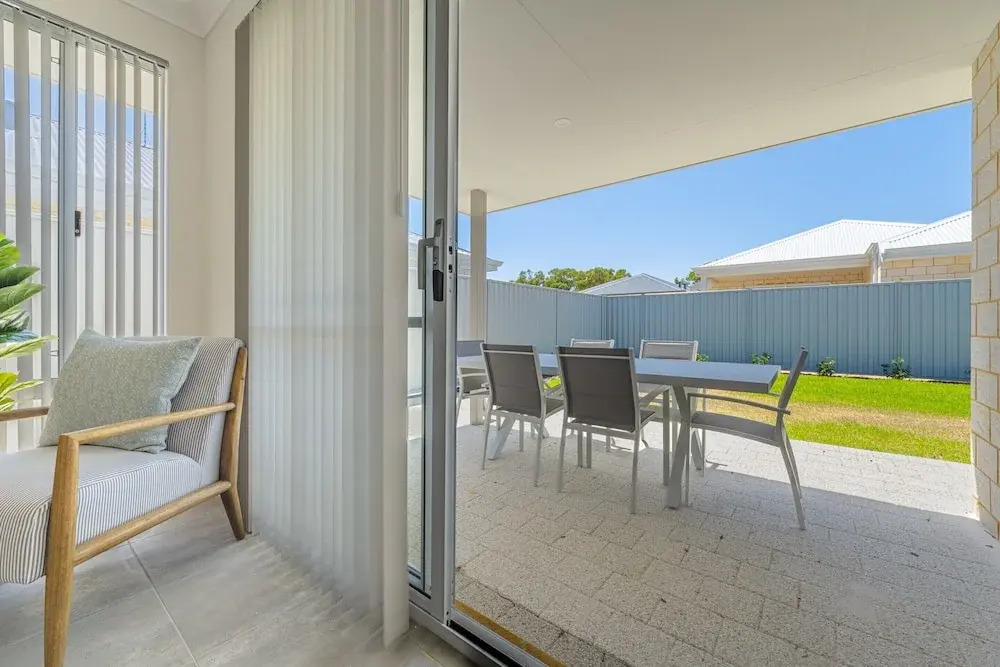 Bright & Airy 3-bed House Near Rockingham Beach