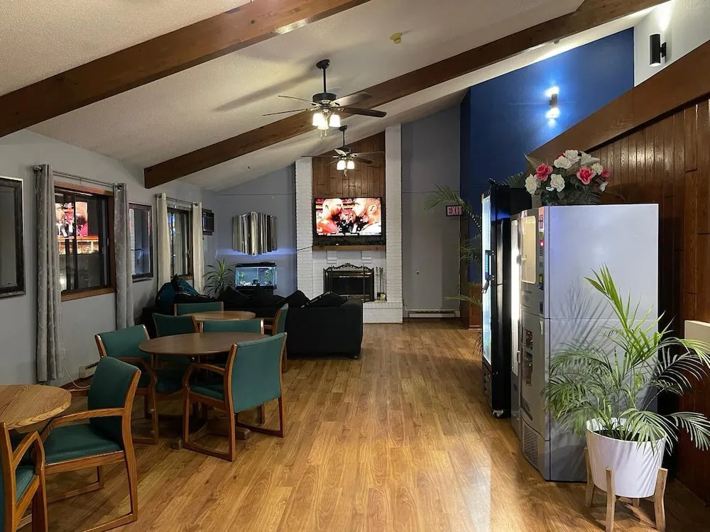 The Belgium Inn & Suites