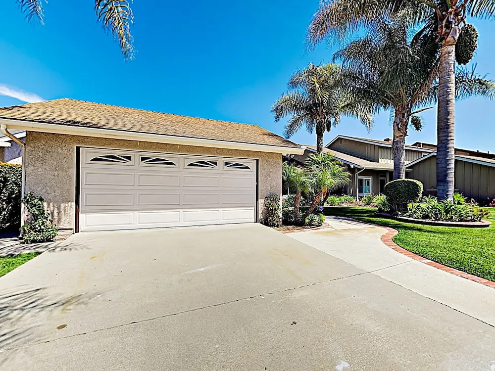 1160 Oxnard - 4 Br Home