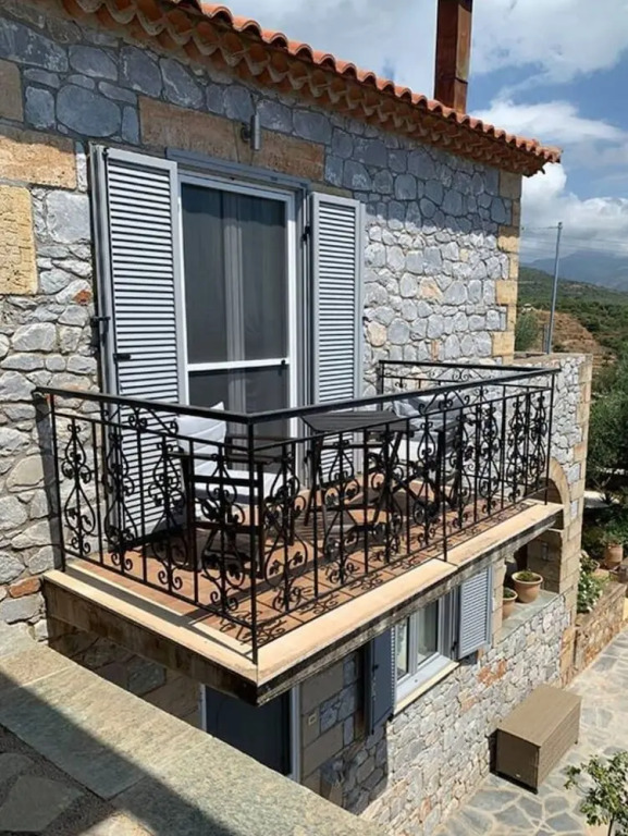 Semi Detached Stone House Great Location