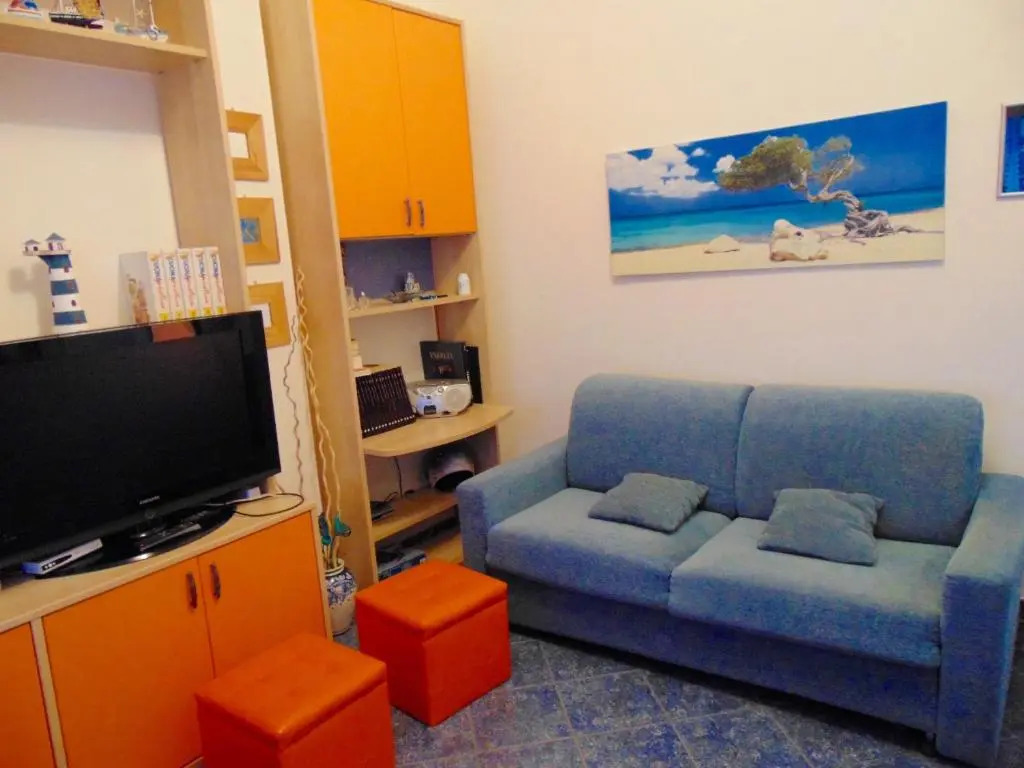 M244 - Marcelli, trilocale con terrazzo a 150mt dal mare