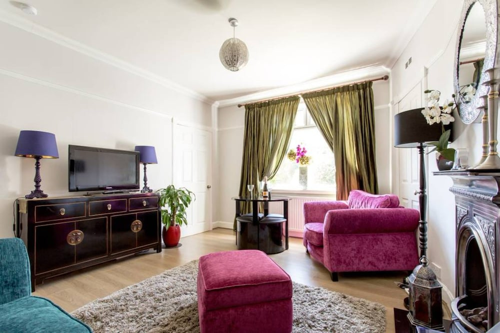 2 Bedroom Flat With Garden